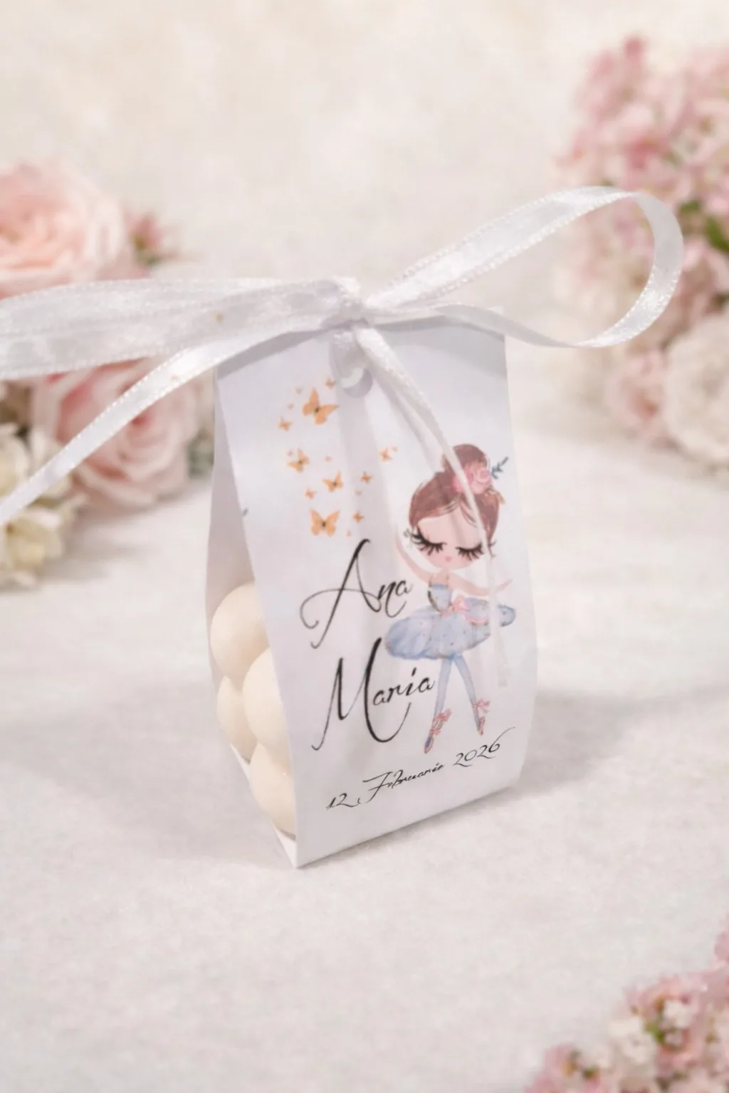 Mărturie botez cu lumânare parfumată cu aromă florală, pungă cu model balerină și fundiță albă