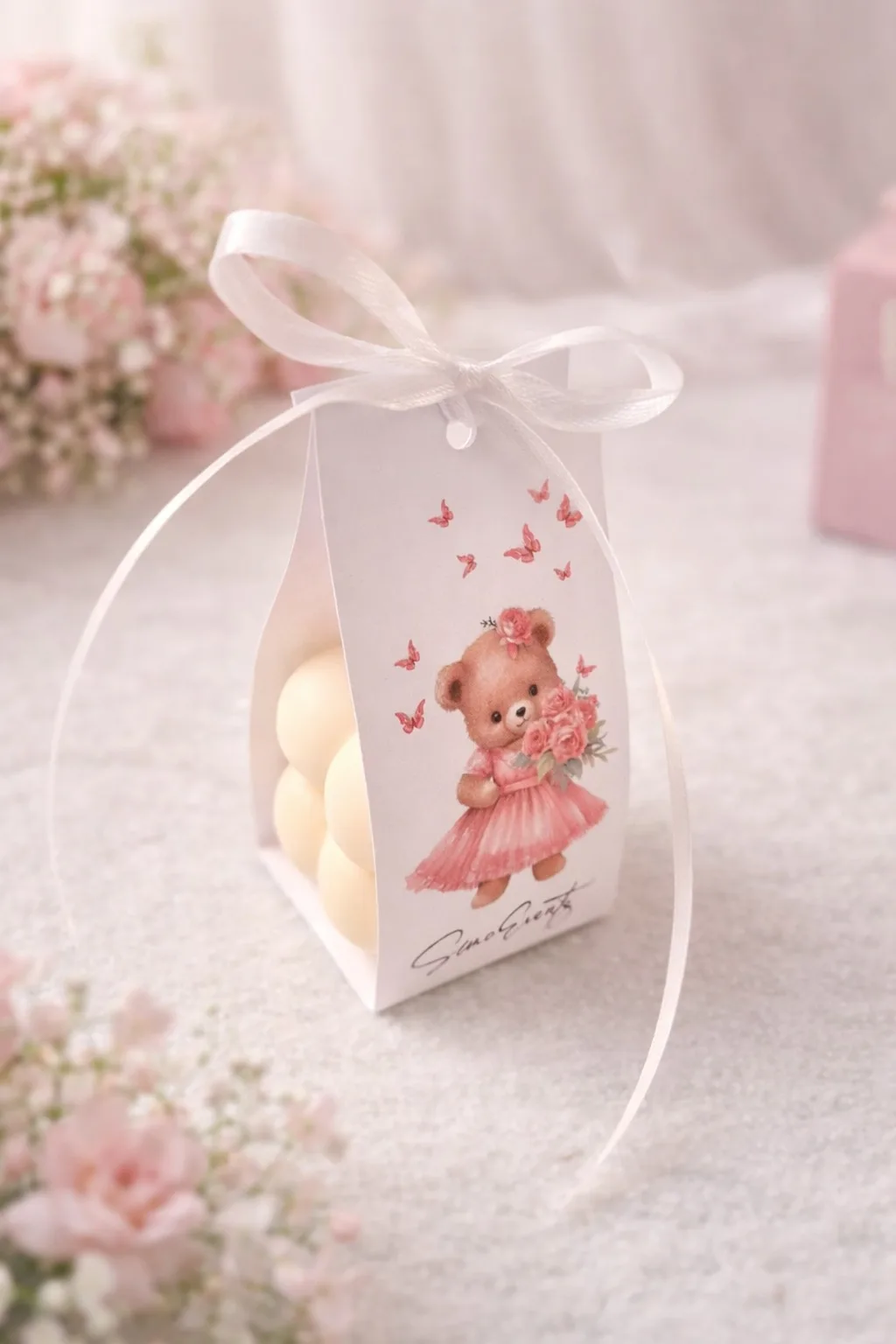 Mărturie nuntă cu lumânare parfumată cu aromă florală, pungă cu model ursuleț și fluturași roz